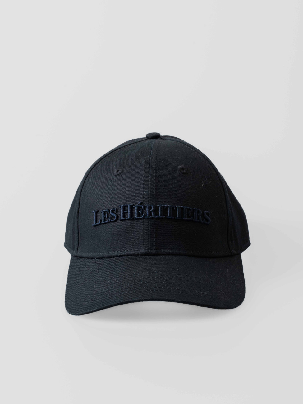 La gorra LOGO CAP de Les Héritiers en color Caviar La gorra LOGO CAP de Les Héritiers en color Caviar
